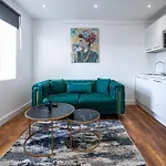Manhattan Luxury Apartment *