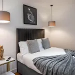 Manhattan Luxury
