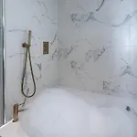 Manhattan Luxury Bradford (West Yorkshire)