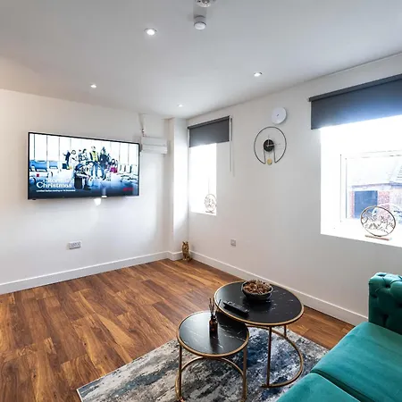 Manhattan Luxury * Bradford (West Yorkshire)