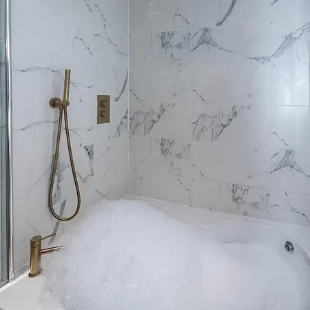 Manhattan Luxury Μπράντφορντ
