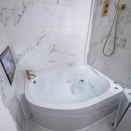 Manhattan Luxury